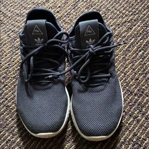 🎊24 Hour Sale🎊 Adidas x Pharrell Williams - Hu